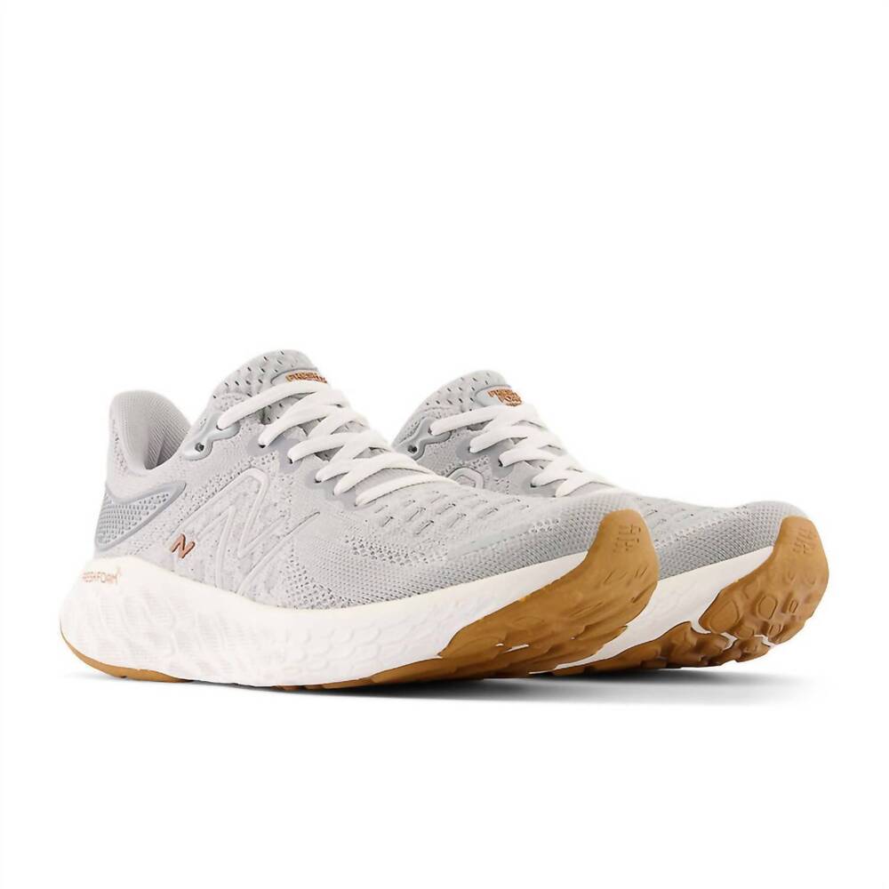 NEW NEW BALANCE women's running course shoes in gray white